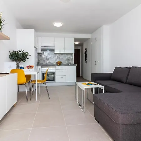 Apartment Homeforguest Modern And Recently Renovated In Arona *